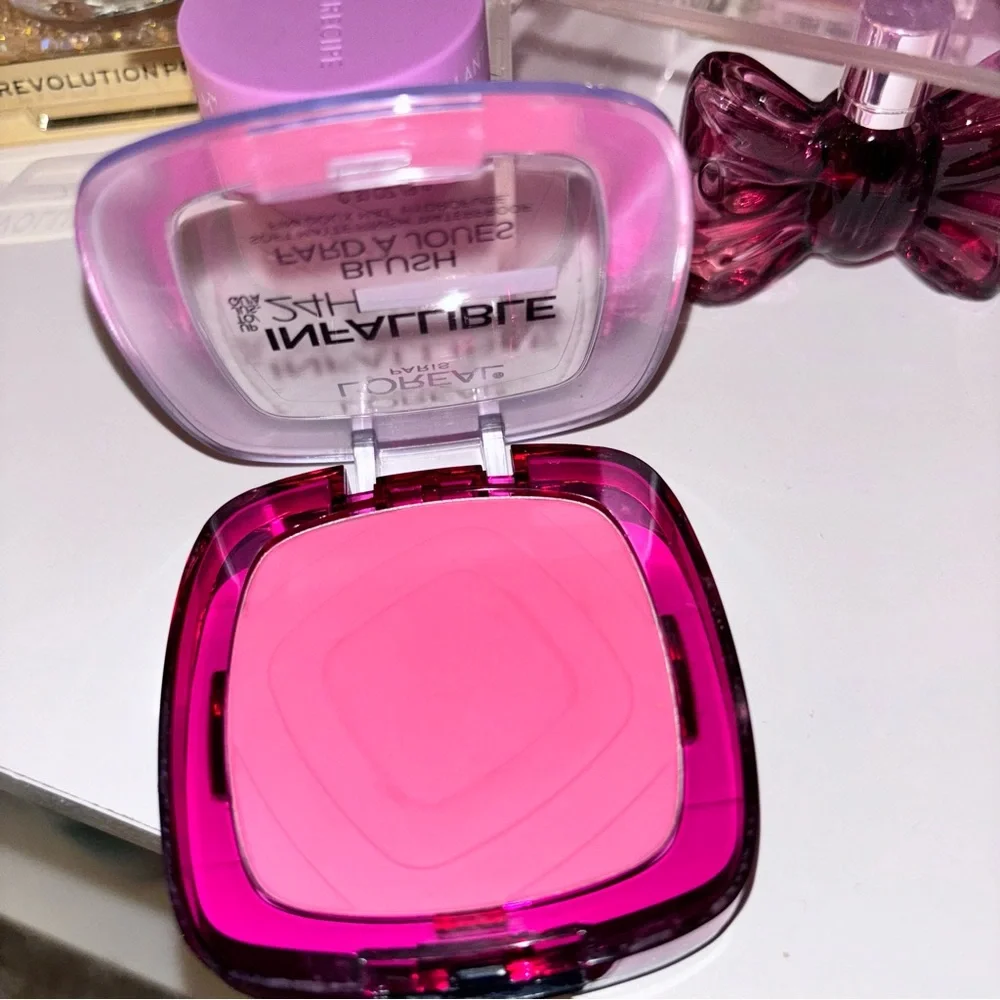 💝NEW Loreal blush Confident Pink💝